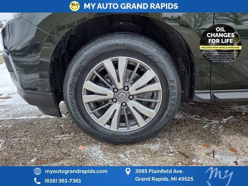 Used 2020 Nissan Pathfinder SL image 31