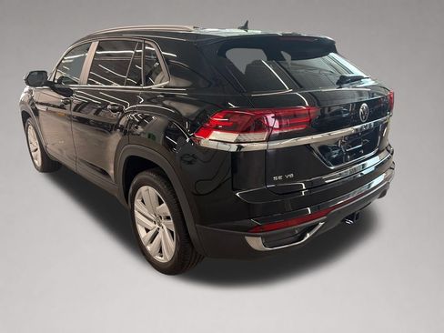 Used 2021 Volkswagen Atlas Cross Sport SE w/ Panoramic Sunroof Package AWD/4WD image 6