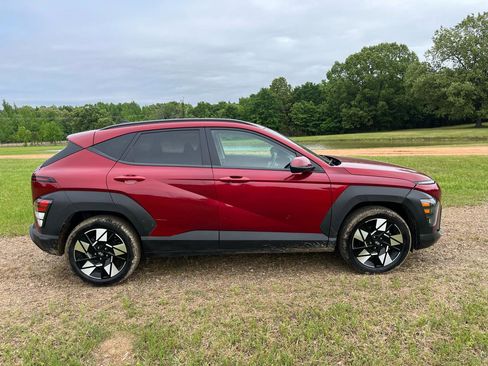 Used 2025 Hyundai Kona SEL FWD image 1