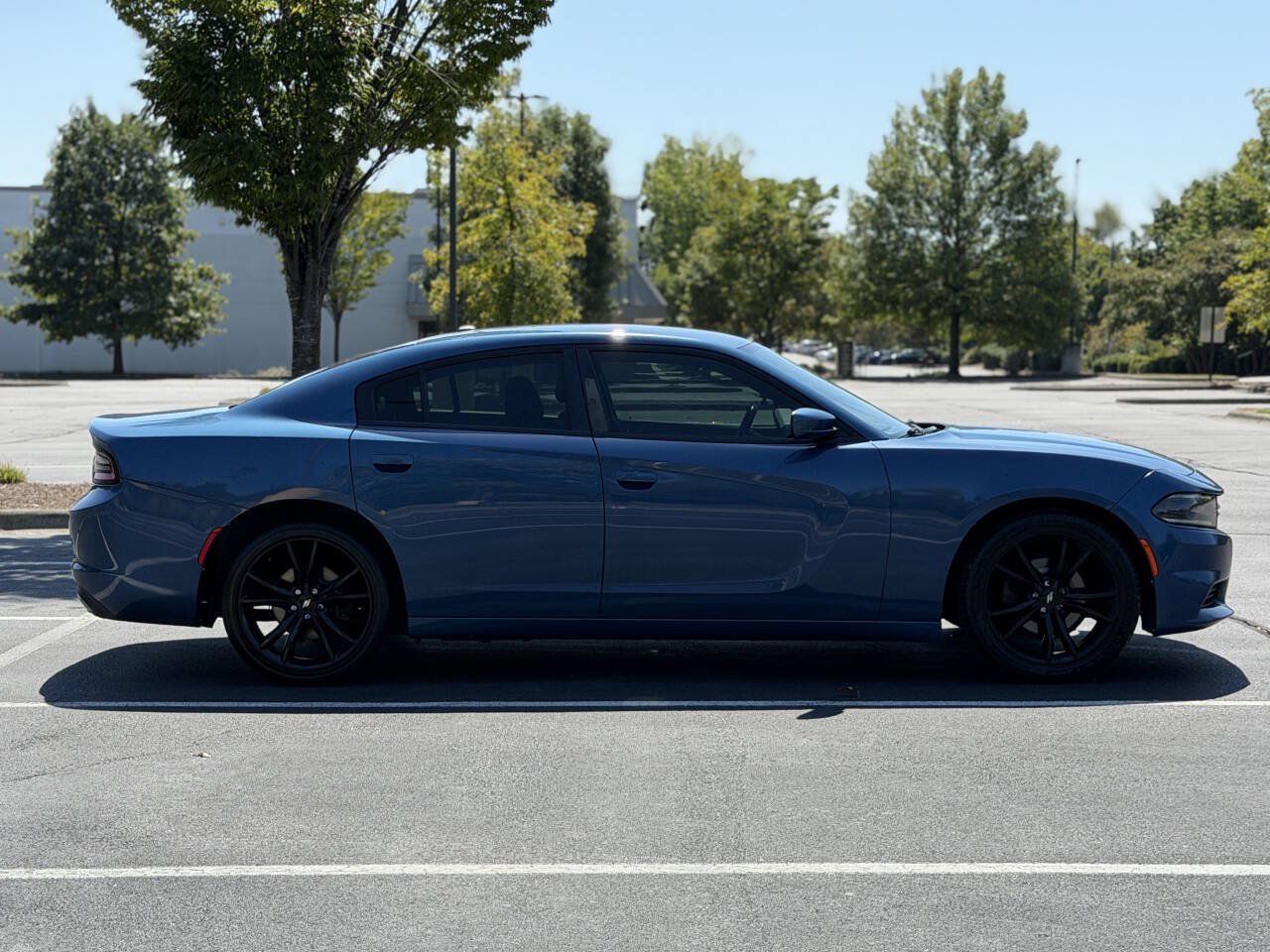 Used 2020 Dodge Charger SXT RWD image 8