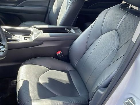 Certified 2024 Toyota Grand Highlander XLE image 11
