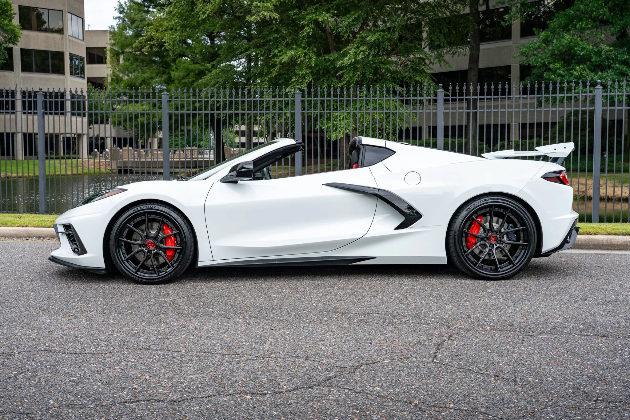 Used 2023 Chevrolet Corvette Stingray Premium Cpe w/ Z51 Performance Package RWD image 5