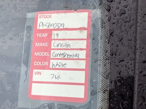 Used 2019 Lincoln Continental Reserve image 10