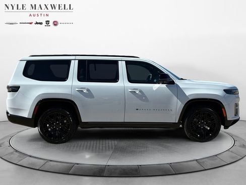 New 2026 Jeep Grand Wagoneer Limited AWD/4WD image 17
