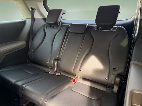 Used 2025 Kia Carnival image 46