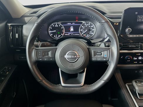 Used 2025 Nissan Pathfinder SV FWD image 18