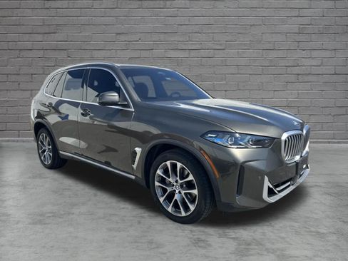 Used 2025 BMW X5 xDrive40i AWD/4WD image 2