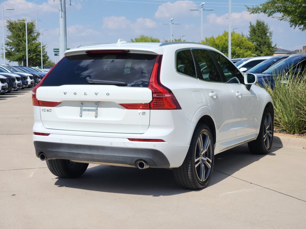 Used 2021 Volvo XC60 T5 Momentum w/ Premium Package FWD image 4