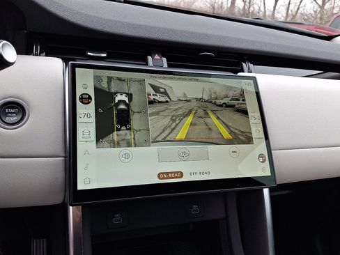 Used 2025 Land Rover Discovery Sport S image 17