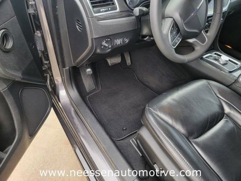 Used 2022 Chrysler 300 Touring L RWD image 14