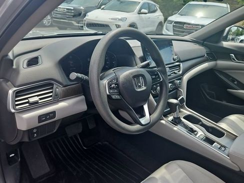 Used 2018 Honda Accord EX image 15