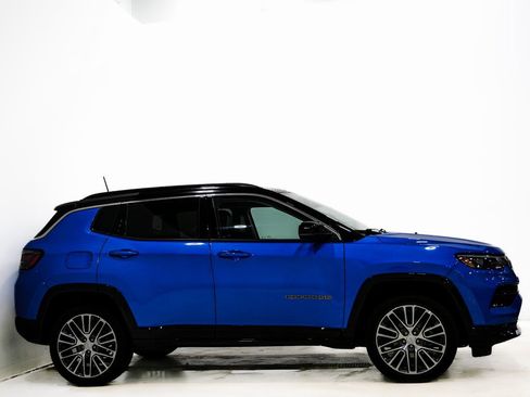 Used 2022 Jeep Compass Limited w/ Elite Group image 5