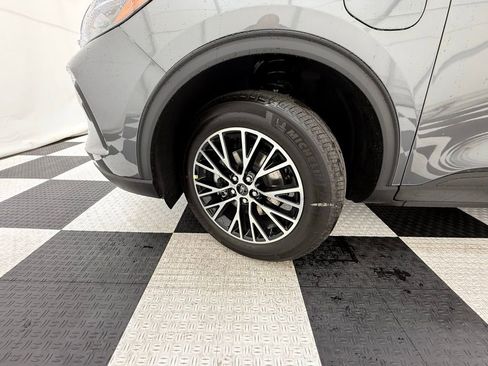 New 2025 Ford Escape SE image 10