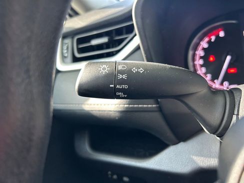 Used 2024 Toyota RAV4 XLE FWD image 22