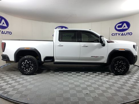 Used 2024 GMC Sierra 2500 AT4X AWD/4WD image 2