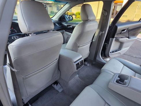 Used 2014 Toyota Camry XLE w/ Leather Package image 40