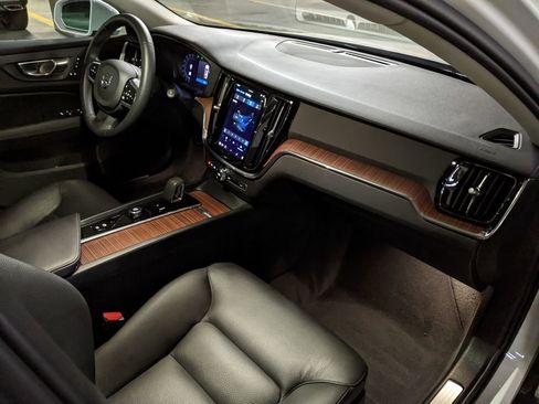 Certified 2024 Volvo V60 B5 Cross Country Plus image 21