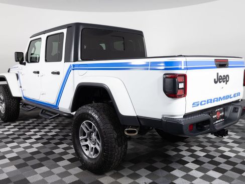 Used 2021 Jeep Gladiator Sport AWD/4WD image 5