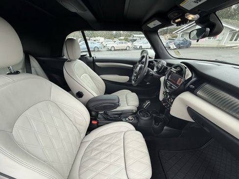 Used 2020 MINI Cooper S w/ Signature Upholstery Package image 16