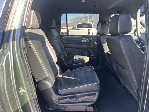 Used 2023 Chevrolet Suburban Premier image 18