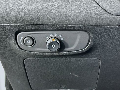 Used 2025 Buick Encore GX Preferred FWD image 17