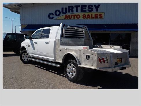 Used 2018 RAM 2500 Longhorn w/ Longhorn Southfork Package AWD/4WD image 3