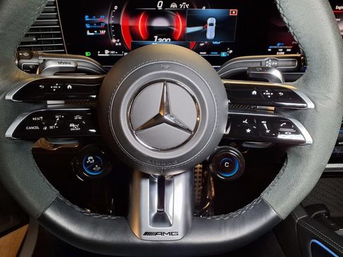 Used 2025 Mercedes-Benz GLS 63 AMG 4MATIC image 7