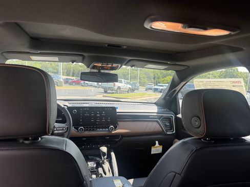 New 2026 GMC Canyon AT4 w/ Technology Plus Package AWD/4WD image 12
