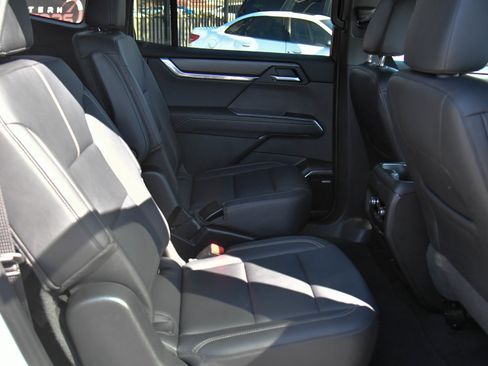 Used 2024 GMC Acadia Elevation image 51