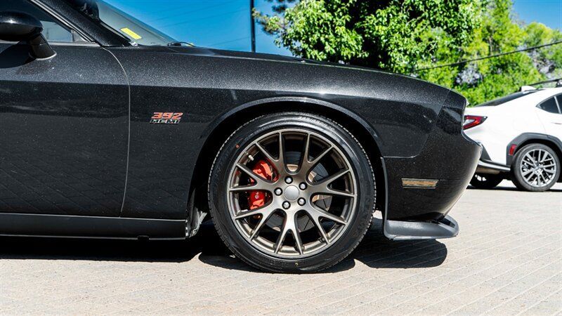 Used 2014 Dodge Challenger SRT8 w/ Harman/Kardon Audio Group RWD image 11