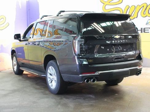 New 2025 Chevrolet Suburban Premier image 6