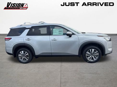 New 2025 Nissan Pathfinder SL w/ Cargo Package image 4
