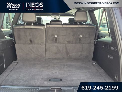 Used 2024 Jeep Wagoneer L Series II RWD image 23