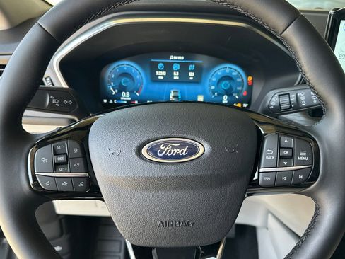 New 2024 Ford Escape Platinum w/ Premium Technology Package image 21