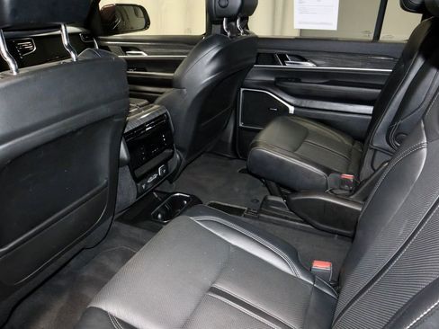 Used 2022 Jeep Wagoneer Series III w/ Flexible Seating Group AWD/4WD image 21
