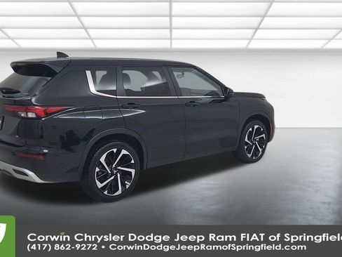 Used 2024 Mitsubishi Outlander SE image 15