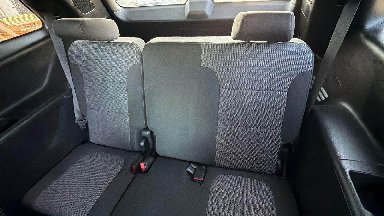 Used 2023 Chevrolet Traverse LT FWD image 24