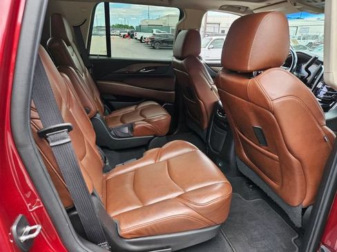 Used 2018 Cadillac Escalade Premium Luxury w/ LPO, Radiant Package AWD/4WD image 18