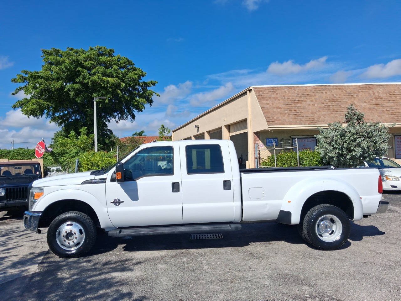 Used 2016 Ford F350 XL w/ Power Equipment Group AWD/4WD image 1