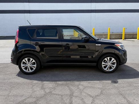 Used 2016 Kia Soul + FWD image 23