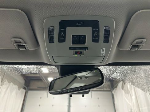 Used 2025 Toyota Sienna XLE image 42