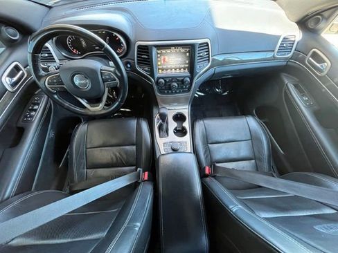 Used 2017 Jeep Grand Cherokee Overland image 24