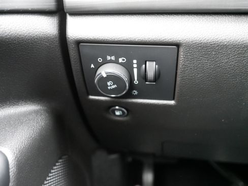 Used 2021 Jeep Grand Cherokee Laredo image 26