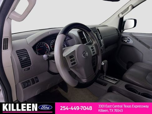 Used 2015 Nissan Frontier SL RWD image 10