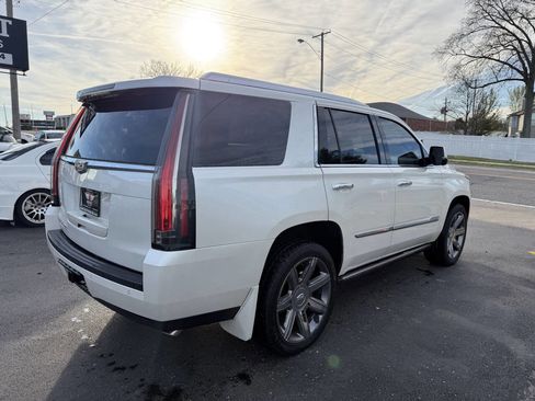 Used 2015 Cadillac Escalade Premium image 7
