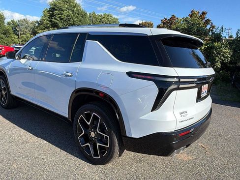 New 2026 Chevrolet Traverse High Country FWD image 12