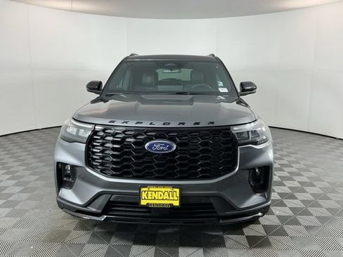 Used 2026 Ford Explorer ST-Line w/ ST-Line Street Pack AWD/4WD image 2