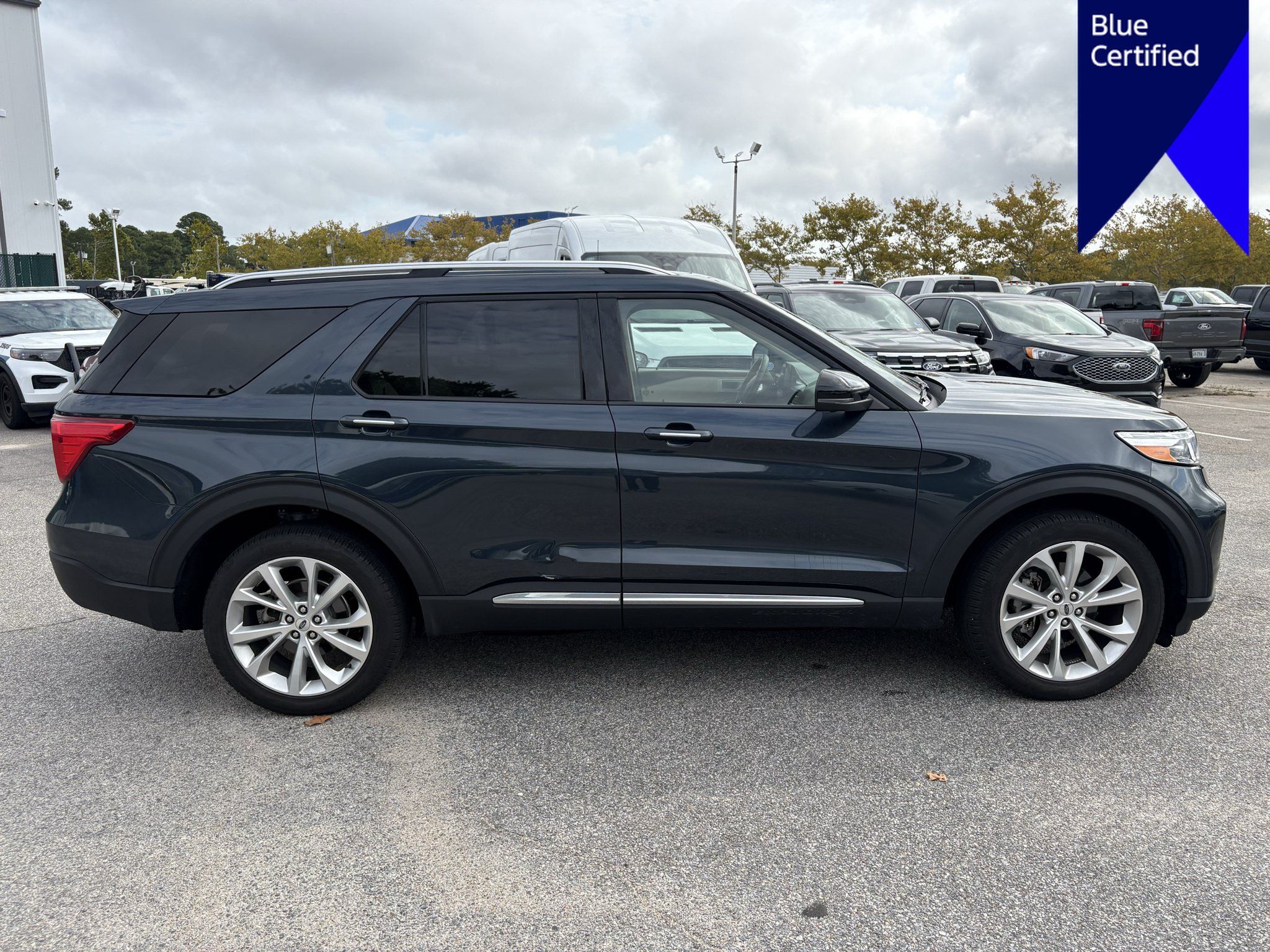 Used 2022 Ford Explorer Platinum w/ Equipment Group 601A AWD/4WD image 4