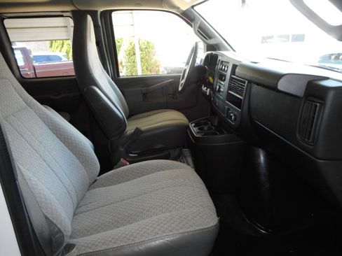 Used 2016 Chevrolet Express 3500 LT w/ LT Preferred Equipment Group image 28