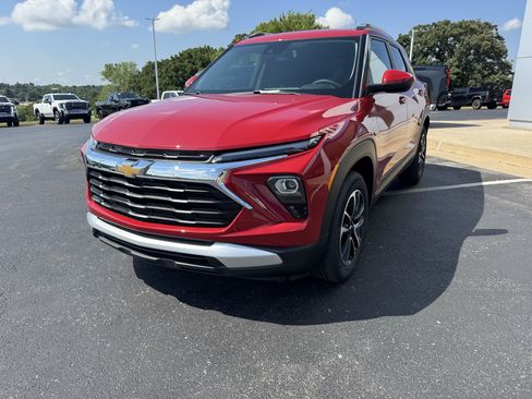 New 2026 Chevrolet TrailBlazer LT w/ Convenience Package FWD image 2